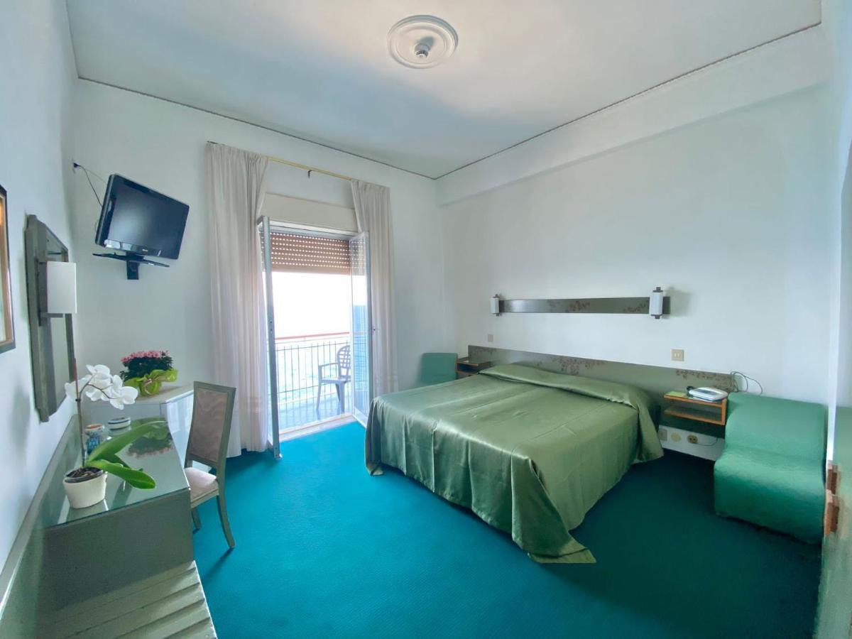 Hotel Kennedy SantʼAlessio Siculo 외부 사진